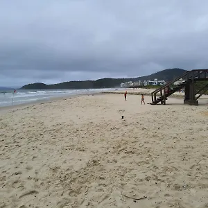 https://apartamento-encantador-a-400-metros-da-praia-de-palmas.santa-catarina-brasil.com